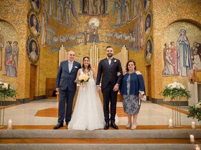 Il matrimonio di Stefano e Isabella a Muggiò, Monza e Brianza 33