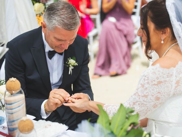 Il matrimonio di Maurizio e Fulghensia Margherita a Follonica, Grosseto 17