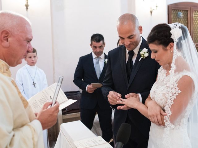 Il matrimonio di Luca e Anita a Pianella, Pescara 16