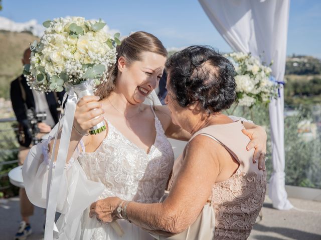 Il matrimonio di Merlin e Stefania a Pozzuoli, Napoli 15