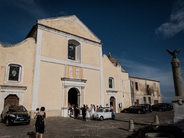 Il matrimonio di Francesco e Lina a Cirò Marina, Crotone 31