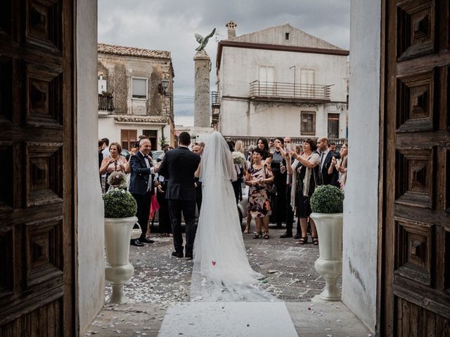 Il matrimonio di Francesco e Lina a Cirò Marina, Crotone 48