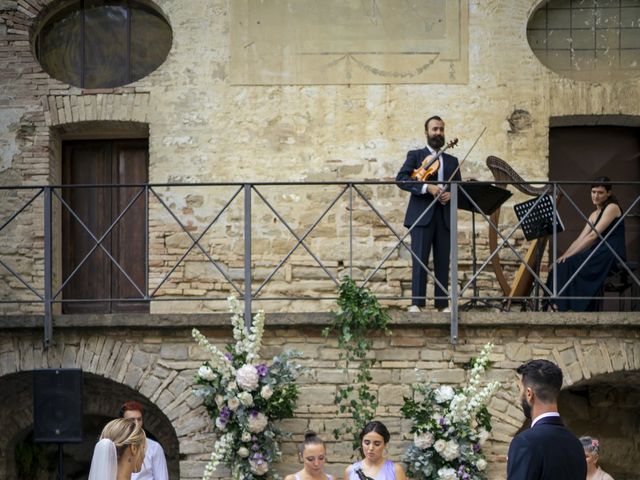 Il matrimonio di Serena e Filippo a Cupramontana, Ancona 13