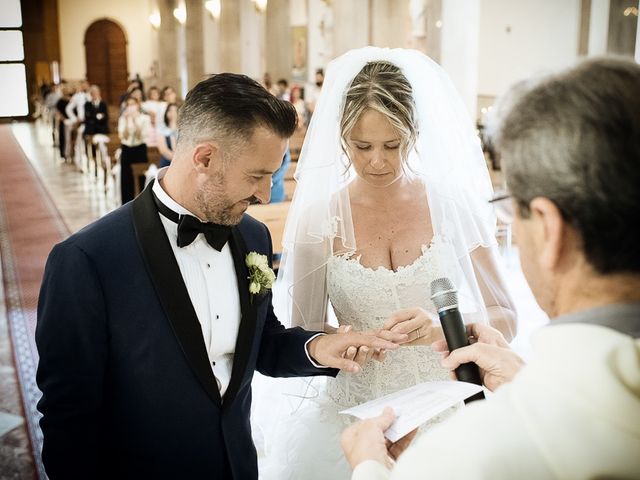 Il matrimonio di Andrea e Renata a Viareggio, Lucca 29