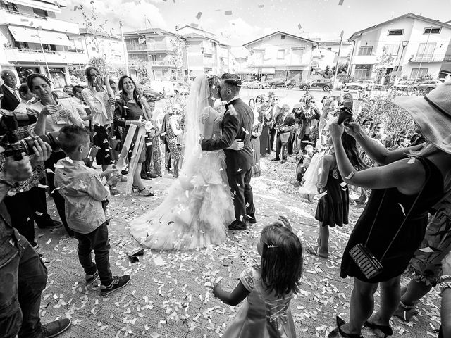 Il matrimonio di Andrea e Renata a Viareggio, Lucca 36