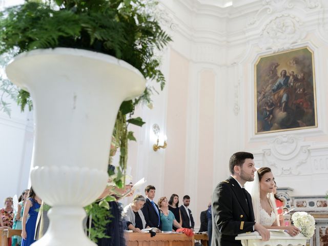 Il matrimonio di Arianna e Pietro a Torre del Greco, Napoli 13