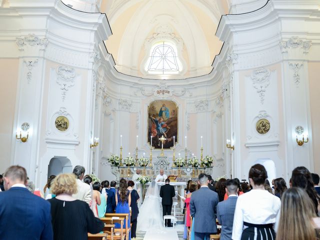 Il matrimonio di Arianna e Pietro a Torre del Greco, Napoli 14