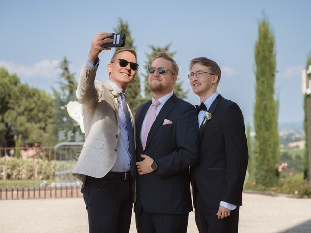 Il matrimonio di Lauri e Laura a Castel San Pietro Terme, Bologna 11
