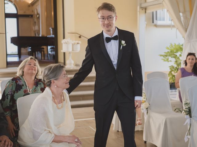 Il matrimonio di Lauri e Laura a Castel San Pietro Terme, Bologna 12