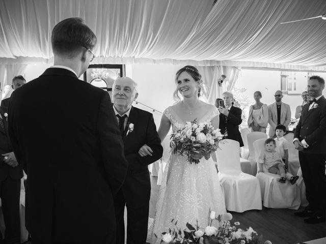Il matrimonio di Lauri e Laura a Castel San Pietro Terme, Bologna 17