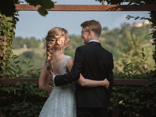 Il matrimonio di Lauri e Laura a Castel San Pietro Terme, Bologna 32