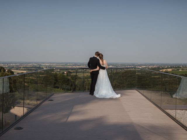 Il matrimonio di Lauri e Laura a Castel San Pietro Terme, Bologna 37