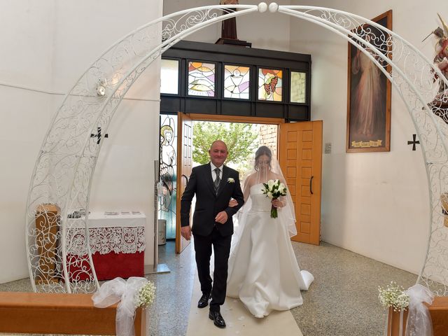 Il matrimonio di Ciro e Beatrice a Isola del Gran Sasso d&apos;Italia, Teramo 23
