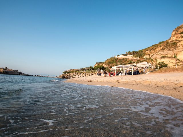 Il matrimonio di Francesco e Natacha a Tropea, Vibo Valentia 35