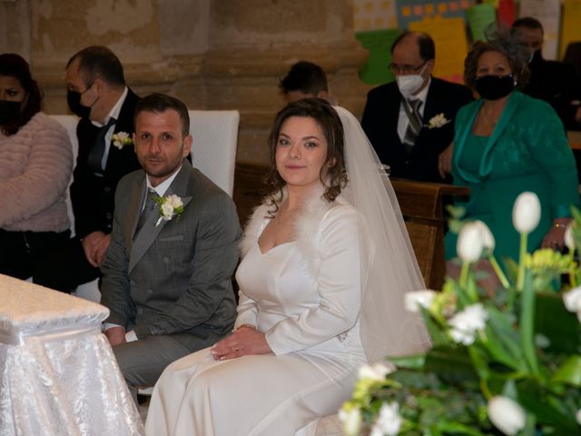 Il matrimonio di Alessandro  e Angela  a Villa Castelli, Brindisi 49