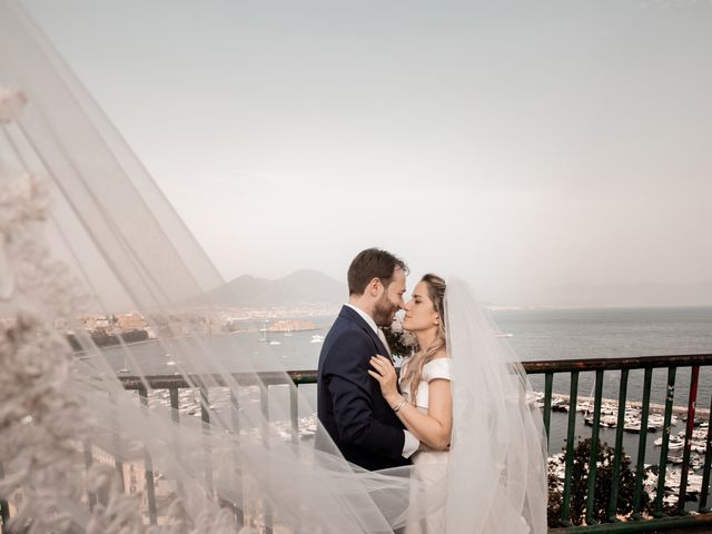 Il matrimonio di Mario e Laura a Napoli, Napoli 101