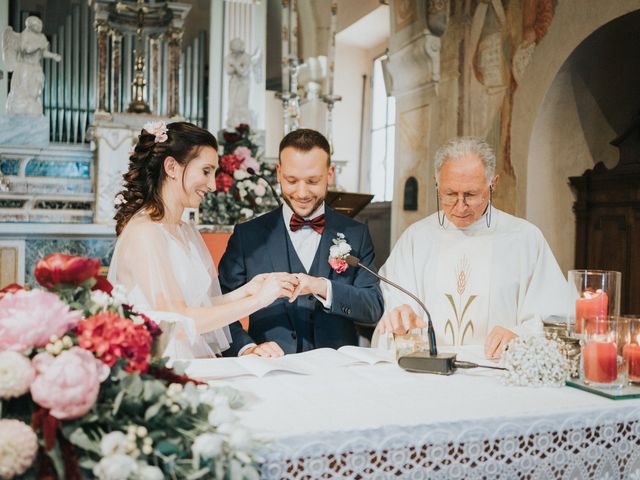 Il matrimonio di Davide e Ambra a Brunello, Varese 42
