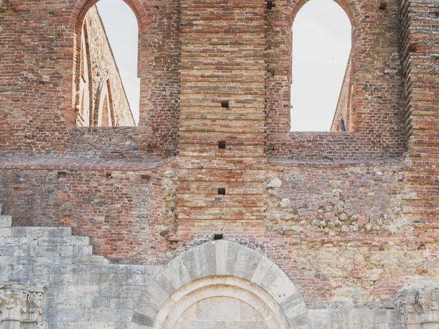 Il matrimonio di Luis e Erica a Chiusdino, Siena 19