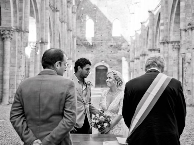 Il matrimonio di Luis e Erica a Chiusdino, Siena 25