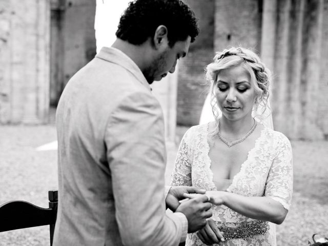 Il matrimonio di Luis e Erica a Chiusdino, Siena 27