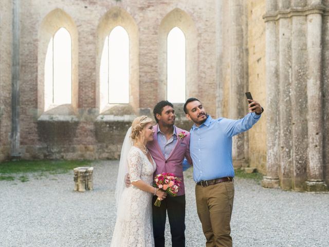 Il matrimonio di Luis e Erica a Chiusdino, Siena 35