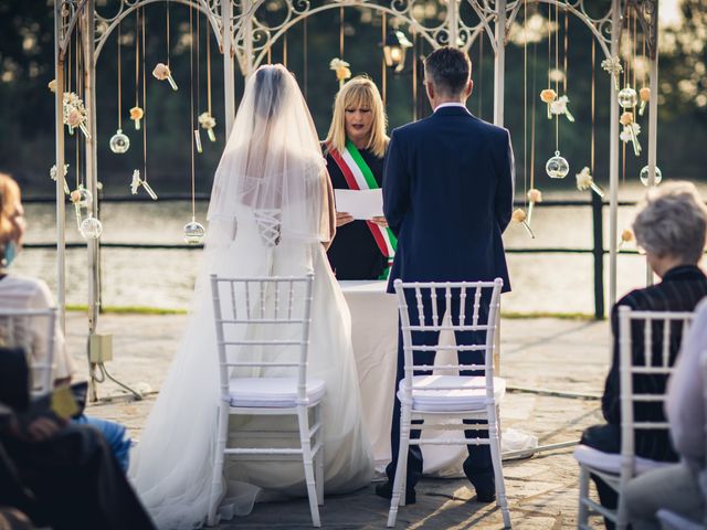 Il matrimonio di Elena e Paolo a Viareggio, Lucca 15