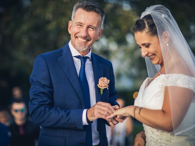 Il matrimonio di Elena e Paolo a Viareggio, Lucca 17