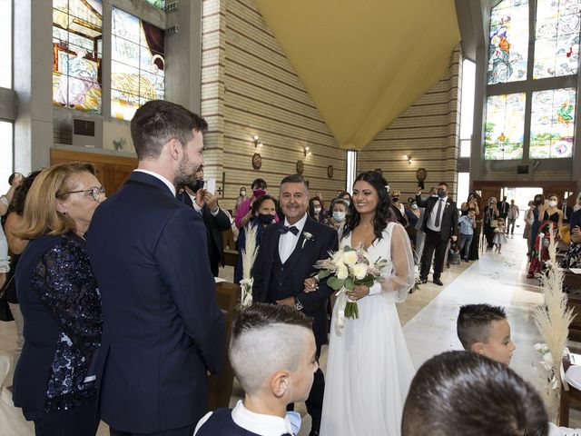 Il matrimonio di Massimiliano e Emanuela a Pescara, Pescara 22