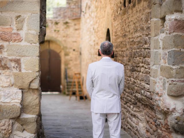 Il matrimonio di Elliott e Beth a Greve in Chianti, Firenze 24