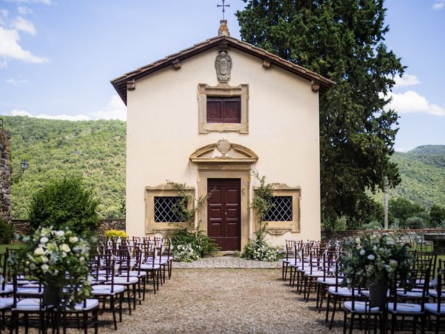 Il matrimonio di Elliott e Beth a Greve in Chianti, Firenze 43