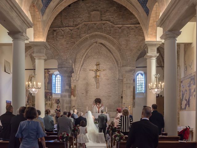 Il matrimonio di Gianluca e Daniela a Porto San Giorgio, Fermo 17