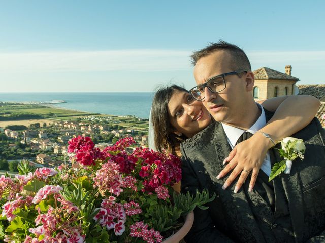 Il matrimonio di Gianluca e Daniela a Porto San Giorgio, Fermo 23