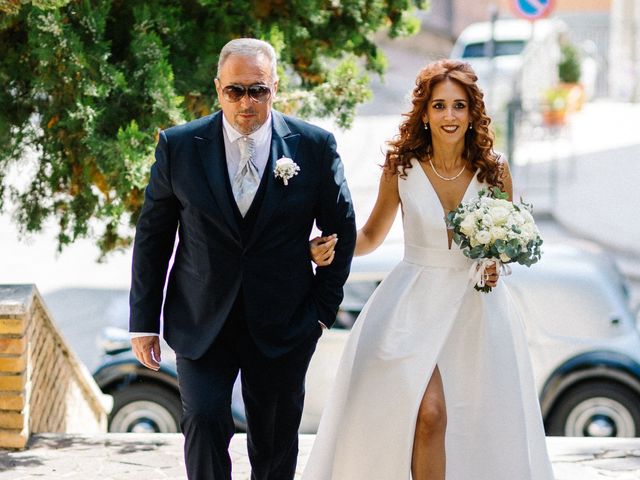 Il matrimonio di Alberto e Erika a Loreto Aprutino, Pescara 17