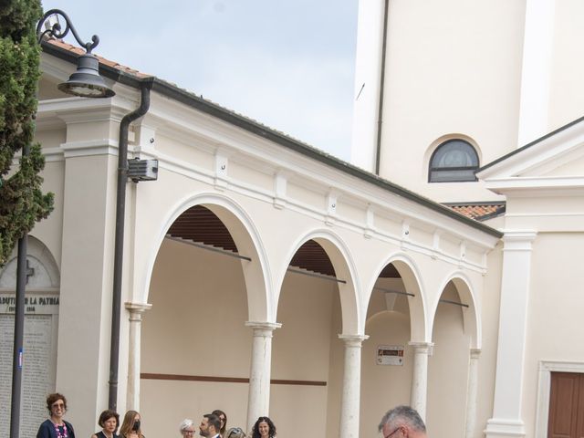 Il matrimonio di Roberto e Ambra a Peschiera del Garda, Verona 34