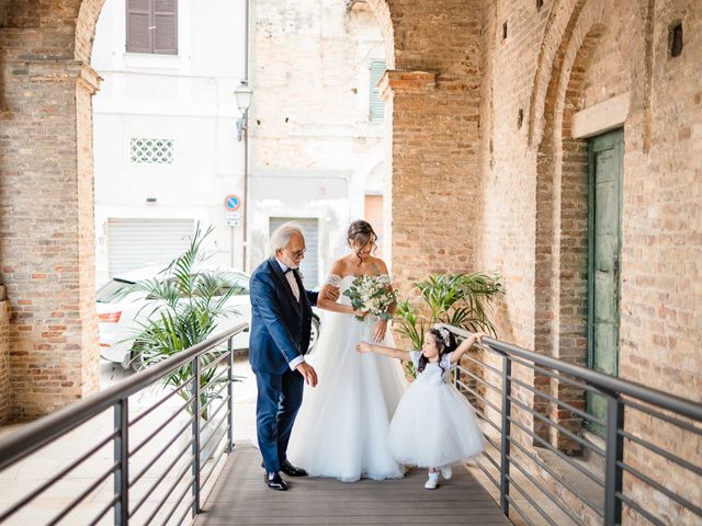 Il matrimonio di Silvestro e Micaela a Città Sant&apos;Angelo, Pescara 23