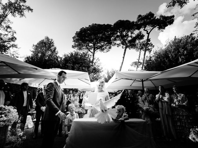 Il matrimonio di Dominique e Marco a Forte dei Marmi, Lucca 38