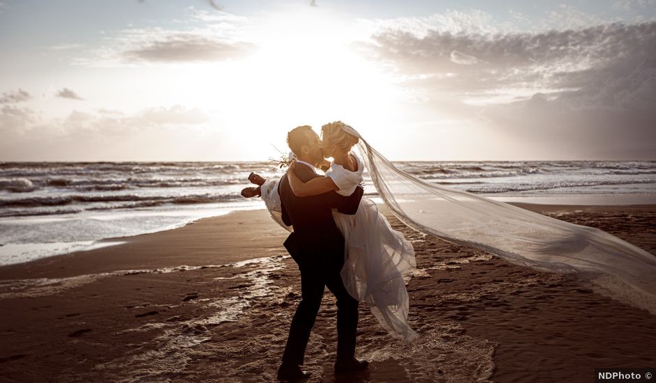 Il matrimonio di Dominique e Marco a Forte dei Marmi, Lucca