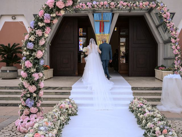 Il matrimonio di Rossella e Luigi a Torre del Greco, Napoli 17