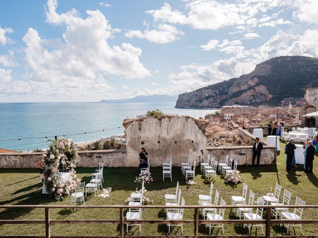 Il matrimonio di Carlo e Sara a Finale Ligure, Savona 5