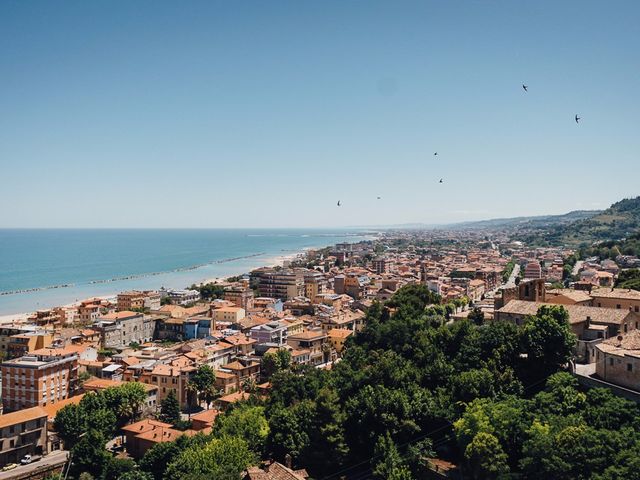 Il matrimonio di Aymen e Ambra a Alba Adriatica, Teramo 3