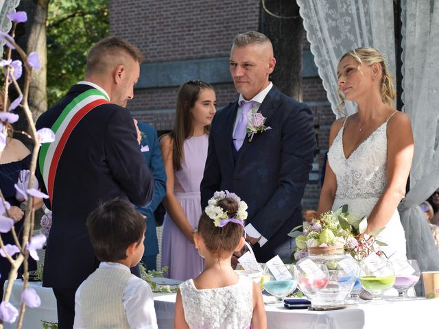 Il matrimonio di Davide Venturini e Michela Brungoli a Vigevano, Pavia 30