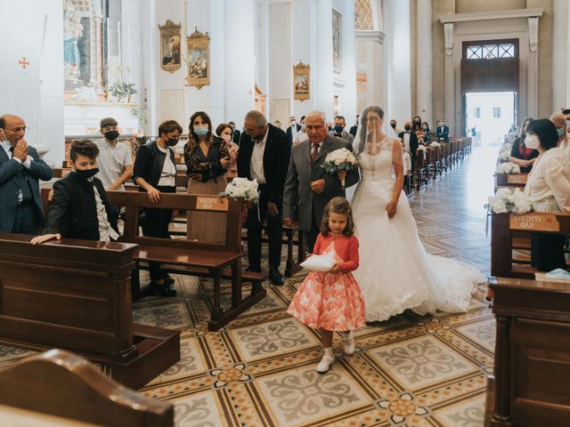 Il matrimonio di Davide e Debhora a Concorezzo, Monza e Brianza 31