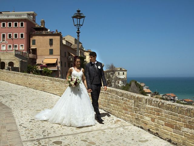 Il matrimonio di Irene e Alessandro a Montecosaro, Macerata 2