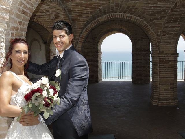 Il matrimonio di Irene e Alessandro a Montecosaro, Macerata 9