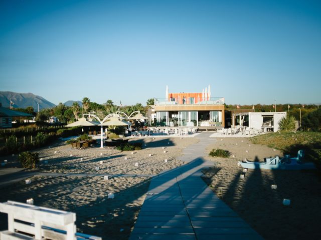 Il matrimonio di Damian e Irene a Viareggio, Lucca 15