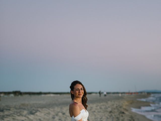 Il matrimonio di Damian e Irene a Viareggio, Lucca 36