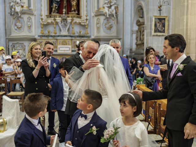 Il matrimonio di Valentina e Martino a Modica, Ragusa 21