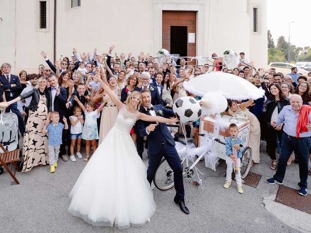 Il matrimonio di Valentina e Daniele a Ancona, Ancona 32