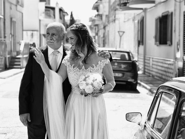 Il matrimonio di Francesco e Mariaelena a Torre Santa Susanna, Brindisi 10