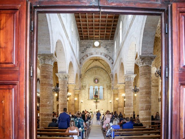 Il matrimonio di Francesco e Mariaelena a Torre Santa Susanna, Brindisi 19